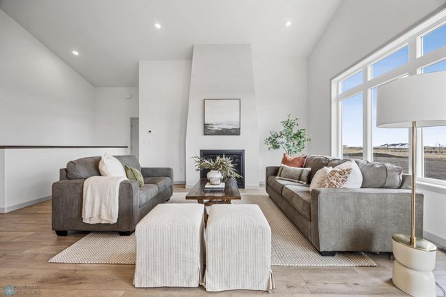 Living Room | Image 7
