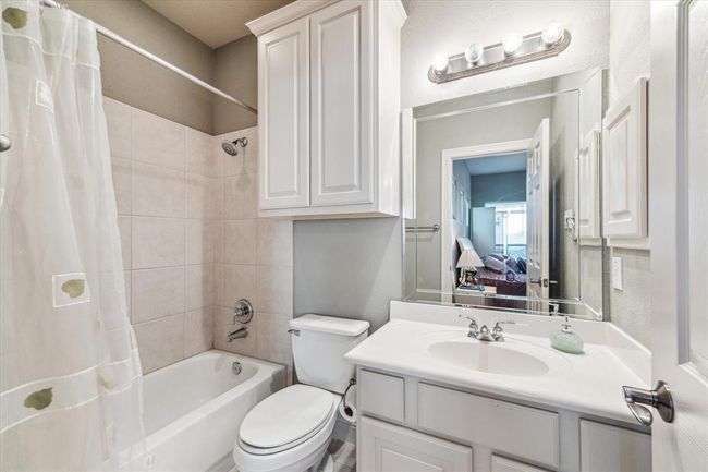 En suite bathroom. | Image 29