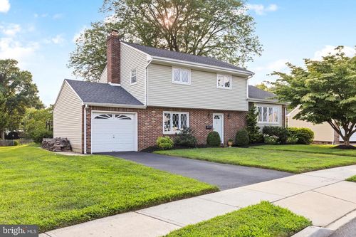 19 Marcia Dr, Hamilton, NJ, 08610-2414 | Card Image