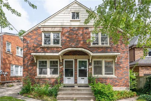 52 Avondale Ave S, Waterloo, ON, N2L2B8 | Card Image