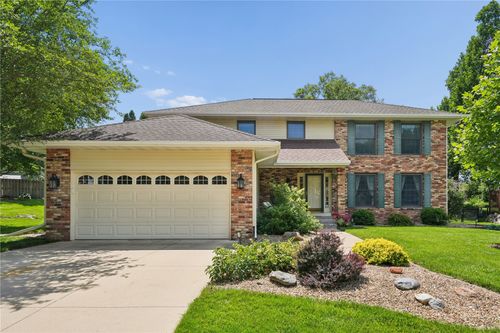 7323 Revere Dr Ne, Cedar Rapids, IA, 52402-1458 | Card Image
