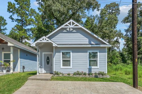 837 Queenswood, Montgomery, TX, 77316-2937 | Card Image