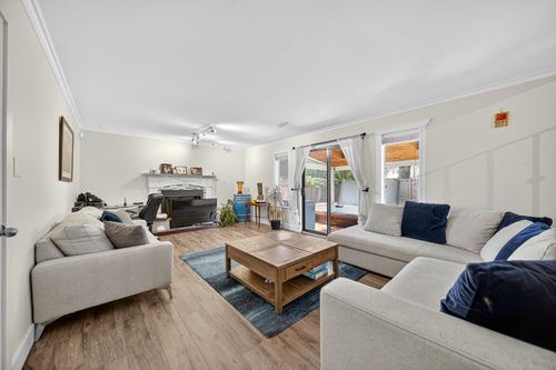 8607 Byron Rd, Delta, BC, V4C7P7 | Card Image
