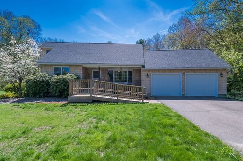 9 Park Dr, Wilbraham, MA, 01095-2729 | Card Image