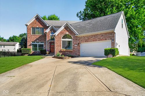6758 Loretta Ct, Avon, IN, 46123-7894 | Card Image