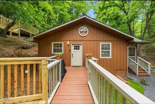 4151 Oak Ridge St, Pigeon Forge, TN, 37863-4019 | Card Image