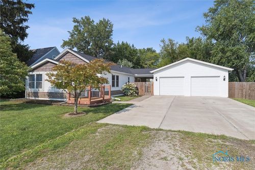 2033 Blanche Dr, Oregon, OH, 43616-4435 | Card Image