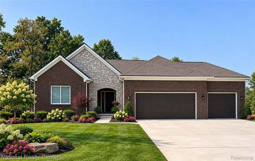 8285 Pleasant Ct, Goodrich, MI, 48438-8730 | Card Image