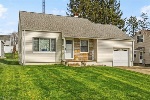 1321 Spangler Rd Ne, Canton, OH, 44714-1650 | Card Image