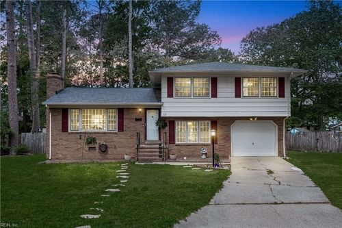 52 Gainsborough Pl, Newport News, VA, 23608-2028 | Card Image