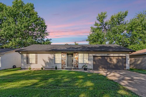 2917 S Roanoke Ave, Springfield, MO, 65807-3606 | Card Image