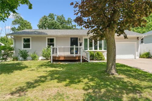 3642 Redbud Rd Ne, Cedar Rapids, IA, 52402-2868 | Card Image