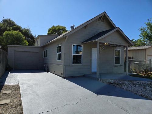 3338 41st Street, Sacramento, CA, 95817 | Card Image
