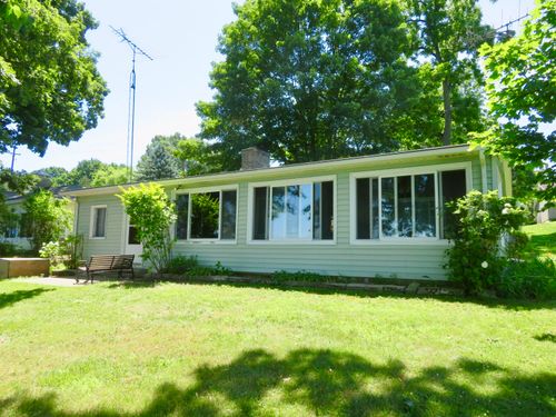 134 Cottage Dr, Horton, MI, 49246-9727 | Card Image