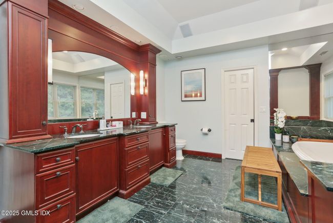 112 Old Belden Hill Rd, House other with 6 bedrooms, 5 bathrooms and null parking in Norwalk CT | Image 15