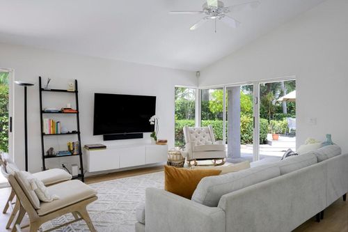 32 Admirals Ct, Palm Beach Gardens, FL, 33418-7165 | Card Image