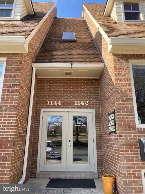 ste-g-1142 Walker Rd, GREAT FALLS, VA, 22066-1836 | Card Image