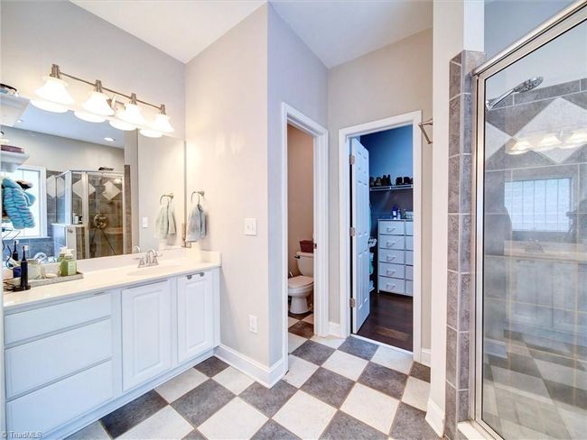 Primary bathroom w/separate shower | Image 23