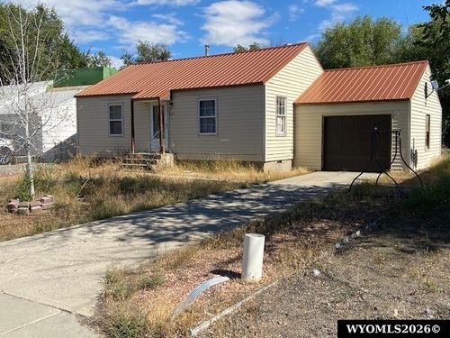 627 S 5th St, Worland, WY, 82401-3809 | Card Image