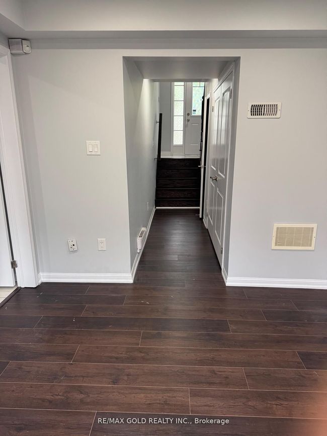 13 Viewforth Rd, House attached with 4 bedrooms, 2 bathrooms and 1 parking in Brampton ON | Image 7