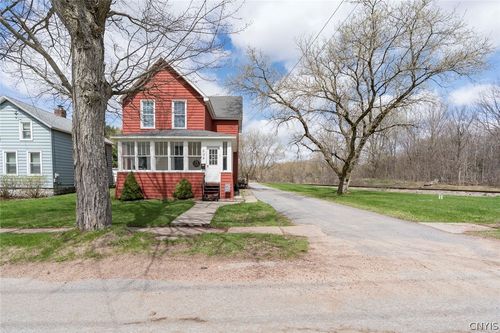 538 Adelaide St, Carthage, NY, 13619-1002 | Card Image