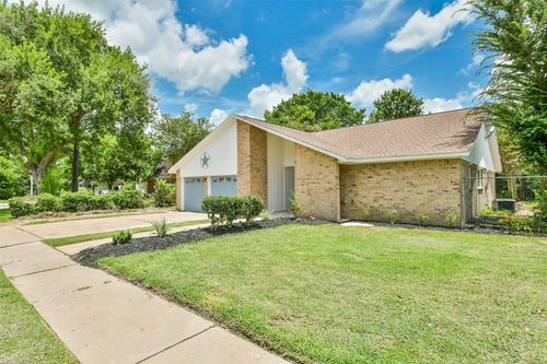 1921 Cripple Creek Ln, Pearland, TX, 77581-5609 | Card Image