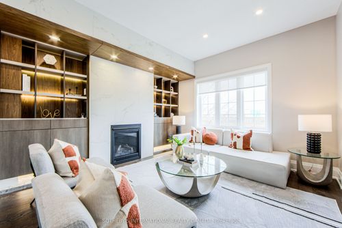21 Sir Frederick Banting Way, Unionville, ON, L3R5R8 | Card Image