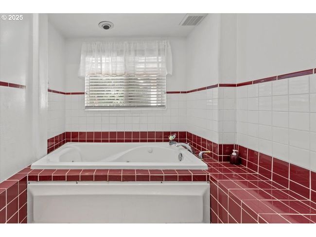 1845 Sw 18 Th Ct, House other with 4 bedrooms, 3 bathrooms and 2 parking in Gresham OR | Image 23
