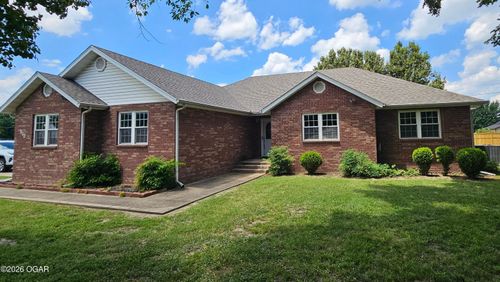 910 Briarbrook Dr, Carl Junction, MO, 64834-9606 | Card Image