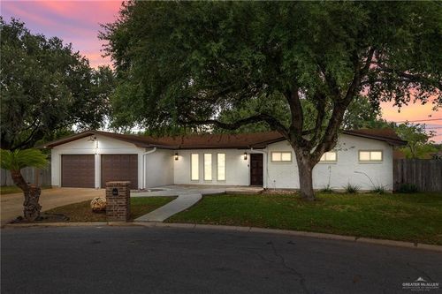 204 W Iris Ave, McAllen, TX, 78501-1871 | Card Image