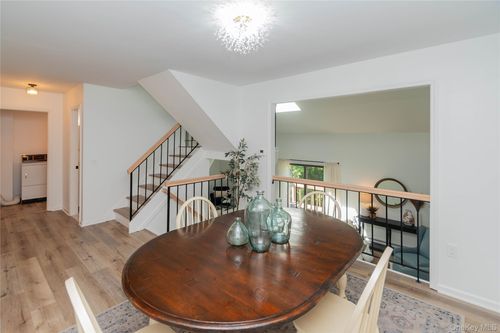 35 Bayberry Cir, Fishkill, NY, 12524-2604 | Card Image