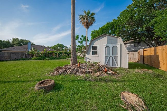 Shed for extra storage! | Image 8