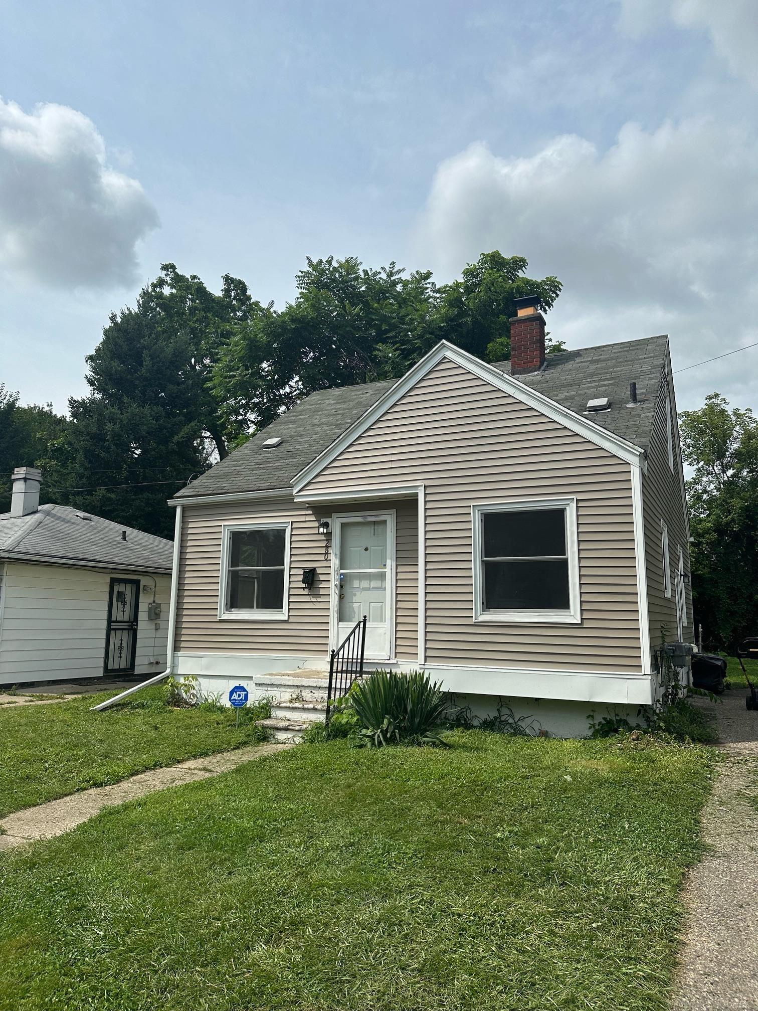 Crystal Lake Dr, Pontiac, MI 48341