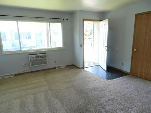 4013 Claire St, MADISON, WI, 53716-1139 | Card Image
