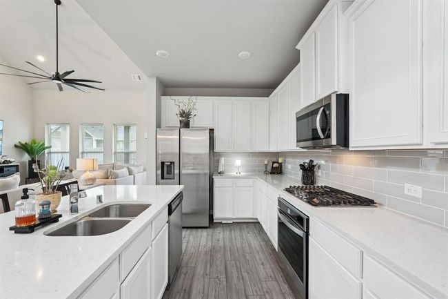 10126 Bayou Oaks Dr, House other with 4 bedrooms, 3 bathrooms and 2 parking in Conroe TX | Image 17