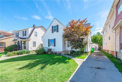 11108 Wadsworth Ave, Garfield Heights, OH, 44125-2259 | Card Image