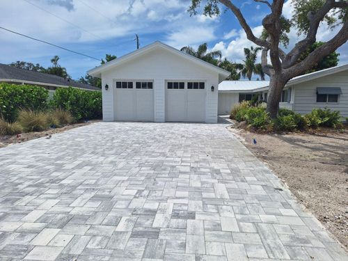 1833 Pandora Dr, SARASOTA, FL, 34231-5427 | Card Image