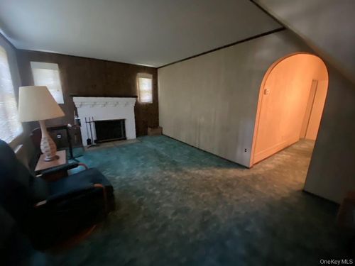 39 Munson Pl, East Rockaway, NY, 11518-1220 | Card Image