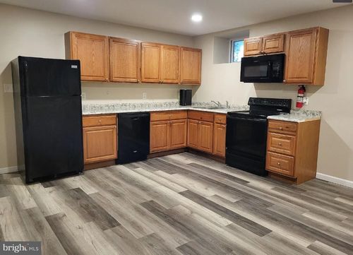 558 E Lincoln Hwy, COATESVILLE, PA, 19320-3768 | Card Image