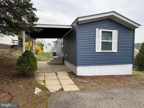 47 S 2nd St, Palmerton, PA, 18071-1722 | Card Image