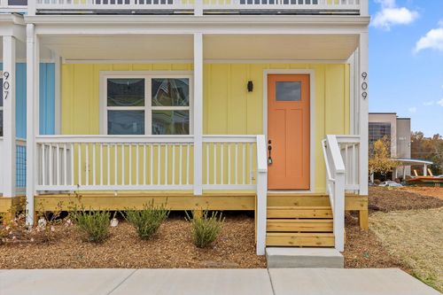 909 Ridge Rd, Chattanooga, TN, 37411-4161 | Card Image