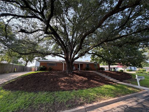 5713 Roberts Dr, Waco, TX, 76710-1529 | Card Image