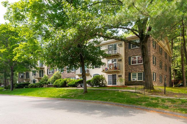 APT-24 - 5 Autumn Leaf Dr, Condo with 2 bedrooms, 1 bathrooms and null parking in Nashua NH | Image 33