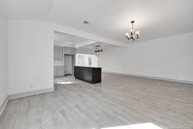 14170 Michael Run, House other with 4 bedrooms, 3 bathrooms and null parking in Lytle TX | Image 12