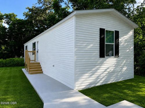 220 W Carroll Ave, DELAND, FL, 32720-7308 | Card Image