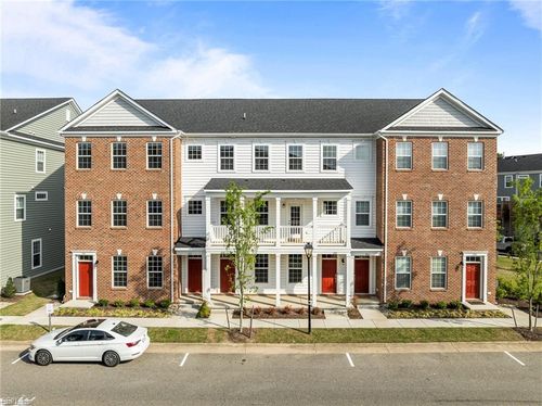 812 Riverfall Ave, Hampton, VA, 23666-4409 | Card Image