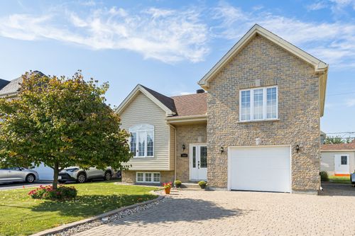 2808 Rue Des Géraniums, Vaudreuil Dorion, QC, J7V0G6 | Card Image