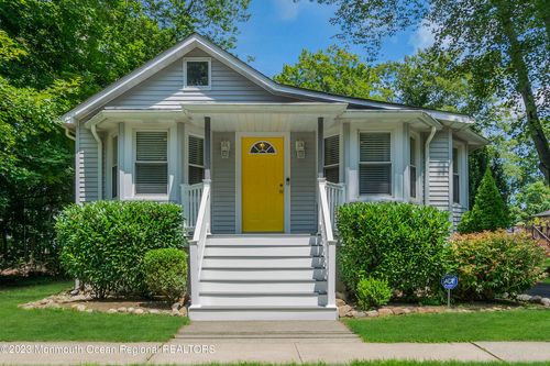 30 Riverside Dr, Hillsdale, NJ, 07642-2706 | Card Image