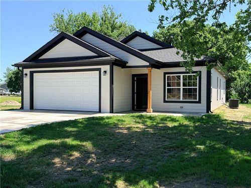 210 Park St, Linwood, KS, 66052-4361 | Card Image