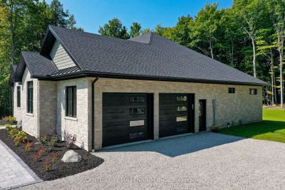 306 Balmy Beach Rd, House other with 3 bedrooms, 3 bathrooms and 14 parking in Owen Sound ON | Image 3